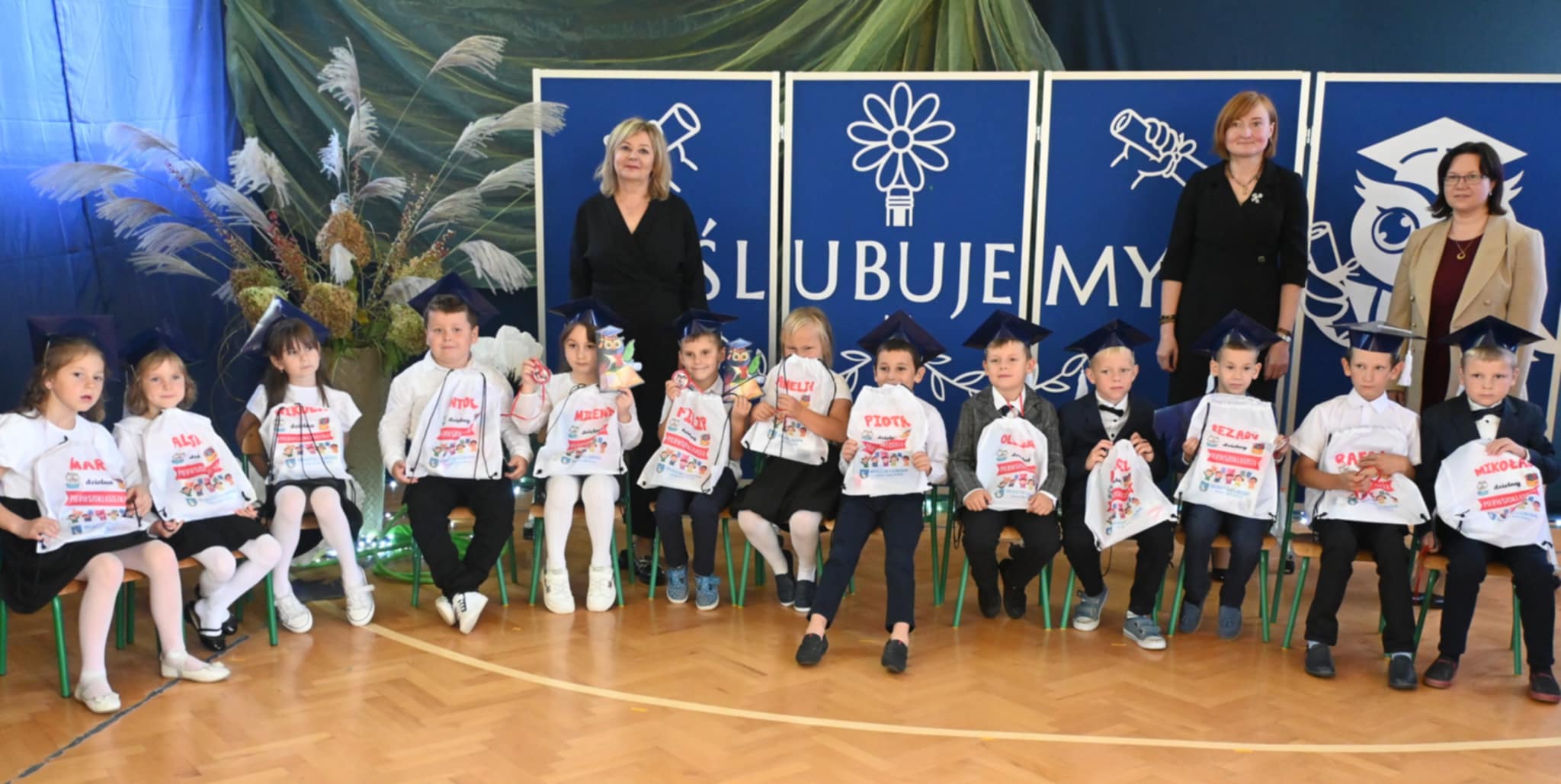 Ślubowanie uczniów klasy pierwszej.