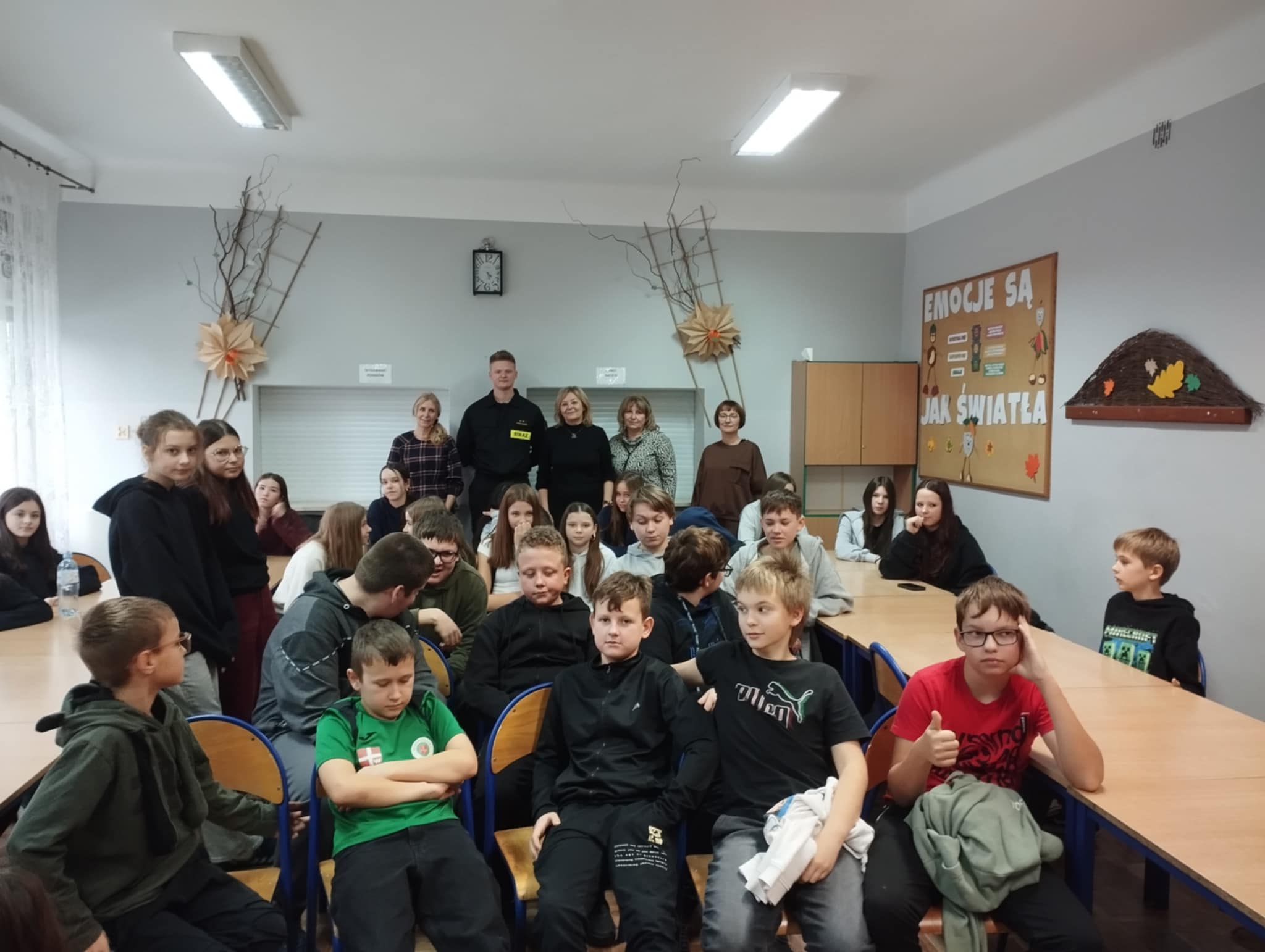 Zajęcia edukacyjne przeprowadzone przez funkcjonariusza Państwowej Straży Pożarnej