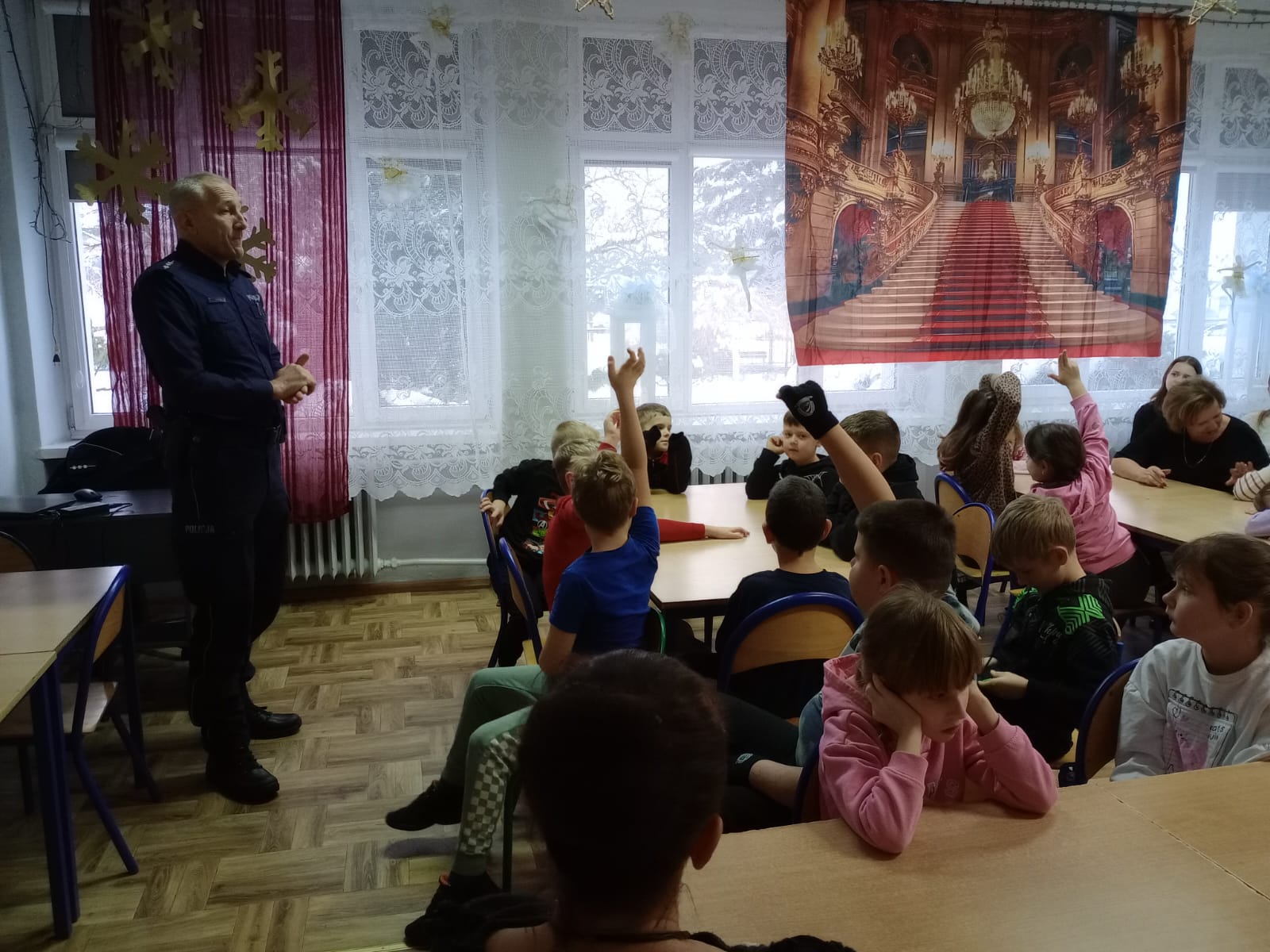 Bezpieczne ferie zimowe- spotkanie z funkcjonariuszem policji.